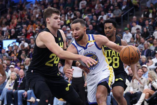 精选足篮专家：英超大师、足球老怪同中足彩10万